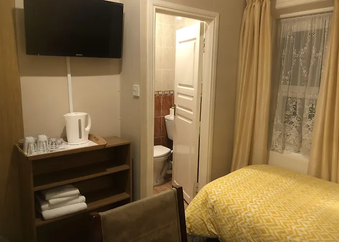 Roseville Pensión 2*