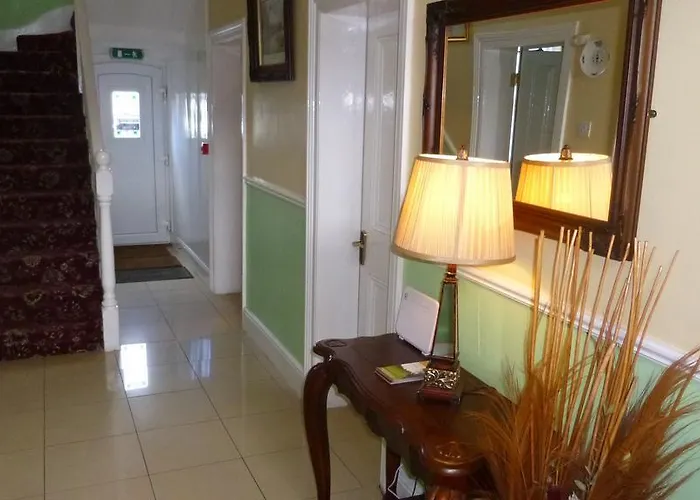 Roseville 招待所 2*